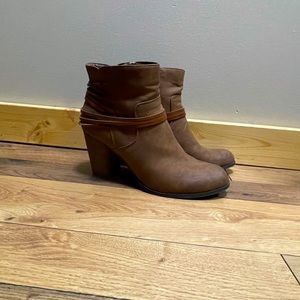 Steve Madden boots size 9.5